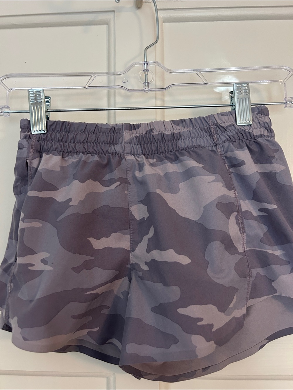 Athleta Girl Camouflage Active Shorts in Gray Size 8-10